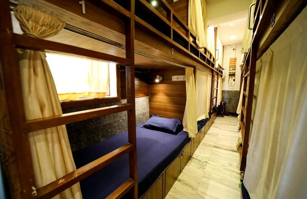 Maple The Hubz-Hostel-1